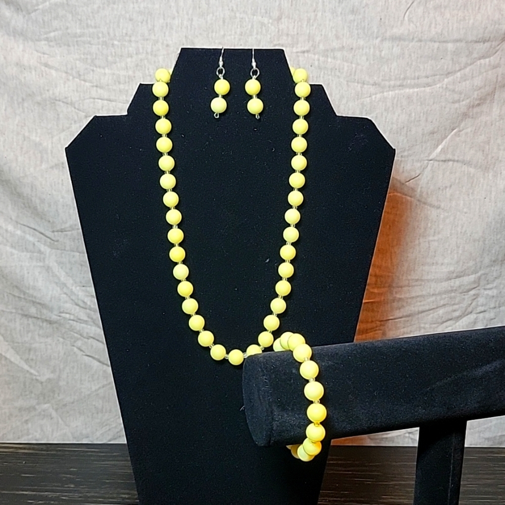 Vintage Yellow Beaded Necklace, Bracelet, and Dangle Earring Set
